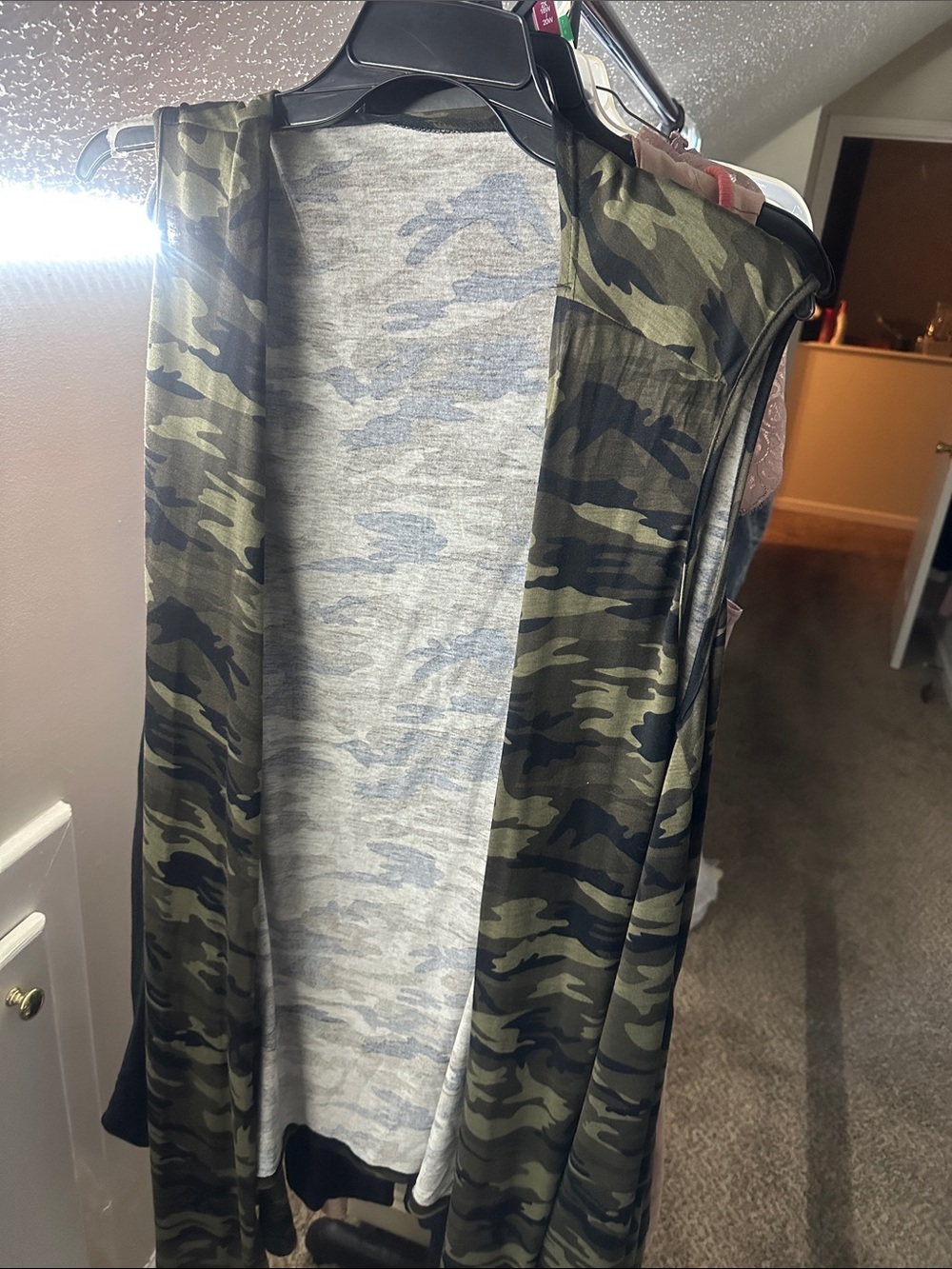 Women’s Camo Open-Front Vest - Olive Green